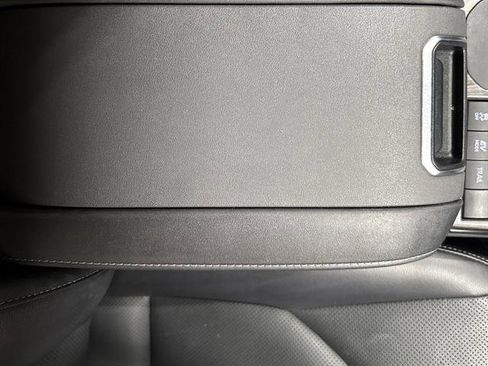 Used 2021 Toyota Highlander Limited image 12