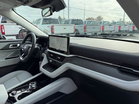 New 2026 Ford Explorer Platinum w/ LUX Leather Package image 21