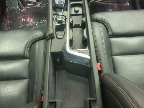 Used 2023 Volvo XC90 B6 Ultimate w/ Lounge Package image 21