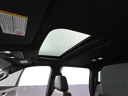 Used 2021 GMC Sierra 3500 Denali w/ Denali Ultimate Package image 32