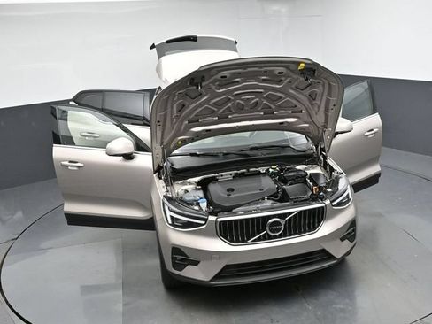 Used 2024 Volvo XC40 B5 Ultimate AWD/4WD image 45