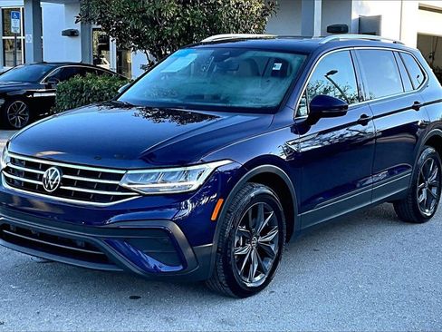 Certified 2023 Volkswagen Tiguan SE w/ Panoramic Sunroof Package image 9