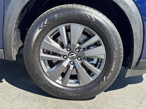 Used 2022 Nissan Pathfinder SV image 6