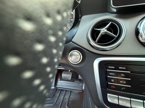 Used 2019 Mercedes-Benz GLA 250 4MATIC image 29