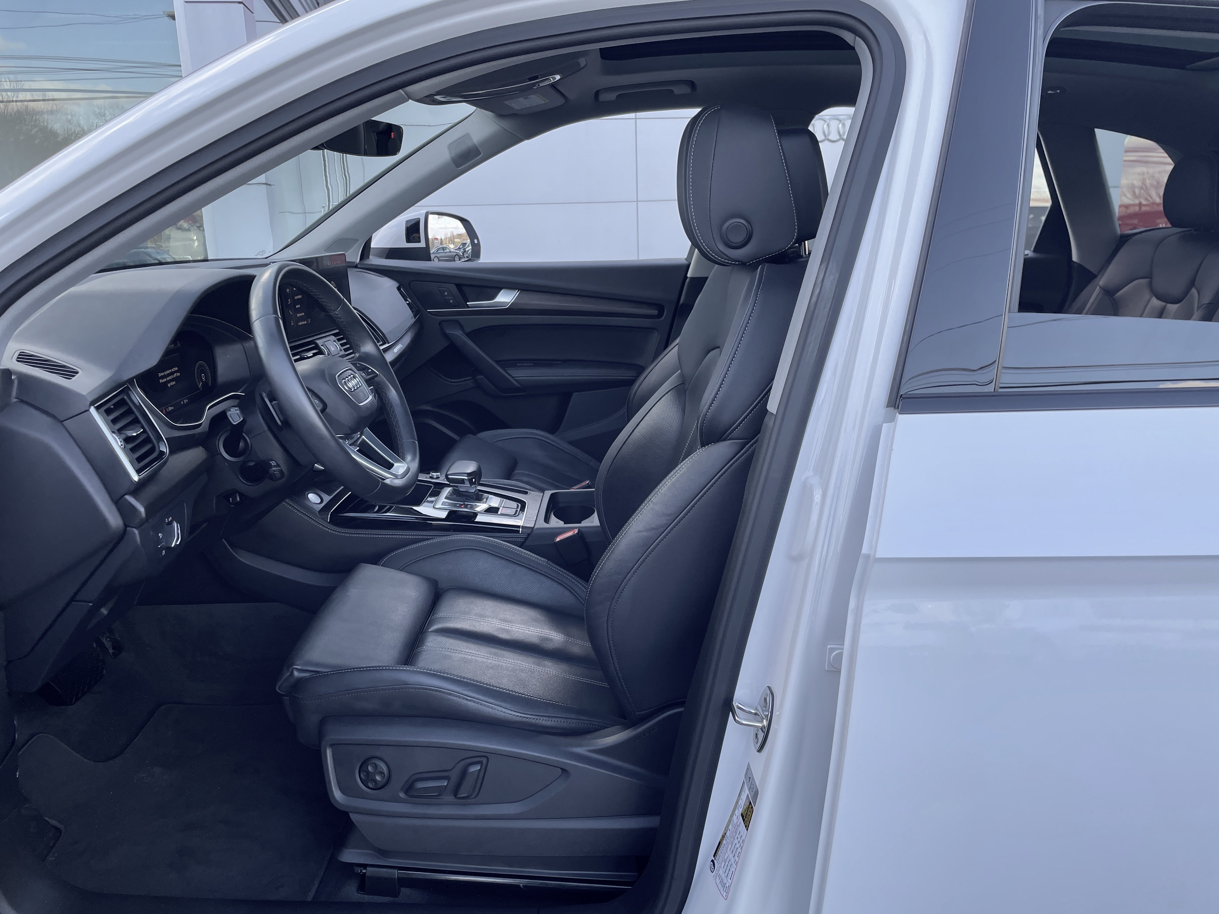 Certified 2023 Audi Q5 e Premium Plus w/ Premium Plus Package AWD/4WD image 6