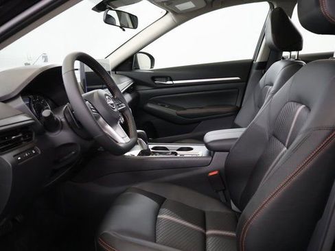 New 2026 Nissan Altima 2.5 SR w/ SR Midnight Edition Package AWD/4WD image 11