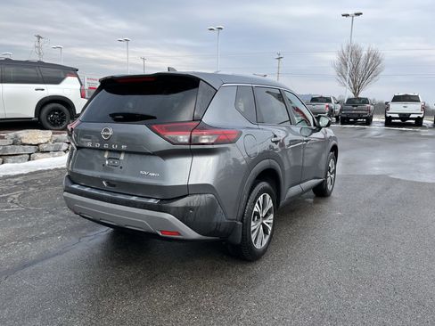 Used 2023 Nissan Rogue SV w/ SV Premium B Package image 3
