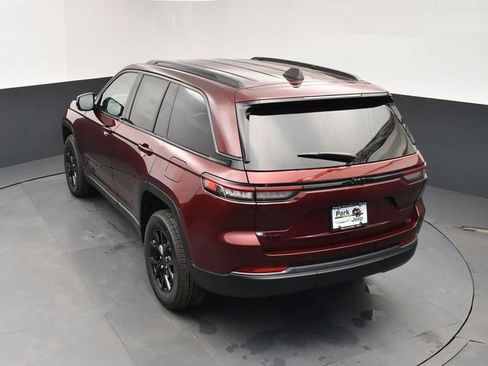 New 2026 Jeep Grand Cherokee Altitude image 16