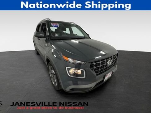 Used 2025 Hyundai Venue SEL FWD image 1