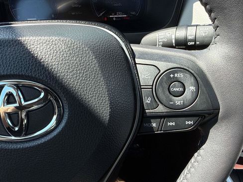 Used 2025 Toyota RAV4 Limited w/ Advanced Technology Package AWD/4WD image 25