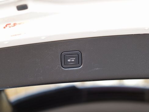 Used 2022 Chevrolet Blazer Premier w/ Enhanced Convenience Package image 32