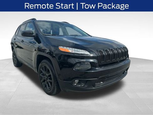 Used 2018 Jeep Cherokee Latitude w/ Cold Weather Group image 7