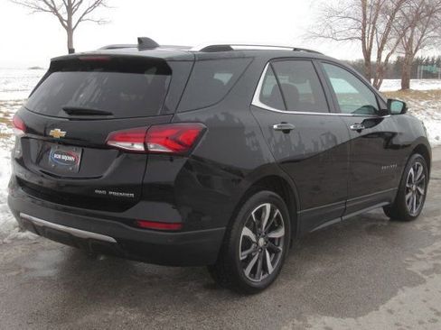 Used 2023 Chevrolet Equinox Premier image 2