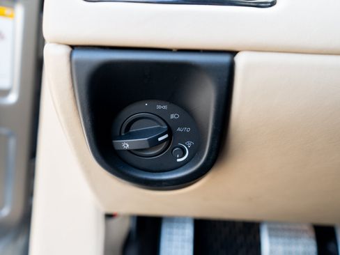 Used 2016 Aston Martin V8 Vantage S RWD image 18