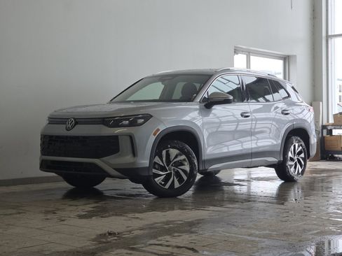 New 2026 Volkswagen Tiguan S image 2