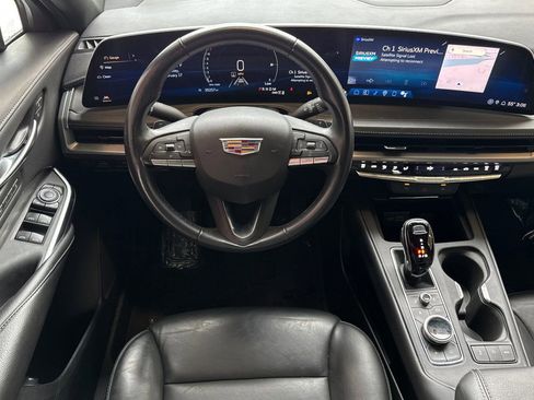 Used 2024 Cadillac XT4 Premium Luxury image 11