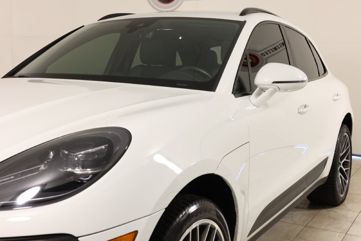 Used 2023 Porsche Macan AWD/4WD image 45