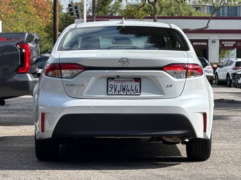 Certified 2025 Toyota Corolla LE FWD image 4