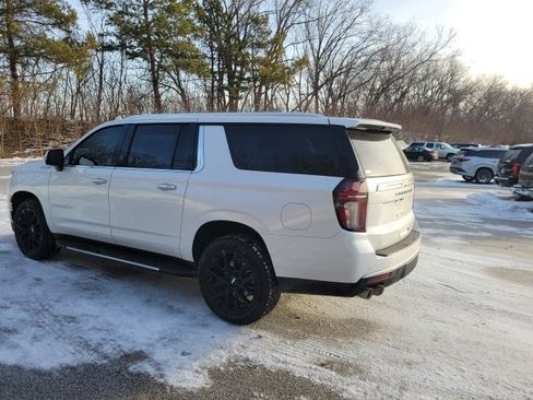 Used 2023 Chevrolet Suburban High Country image 43