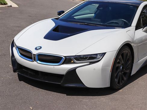 Used 2017 BMW i8 image 11