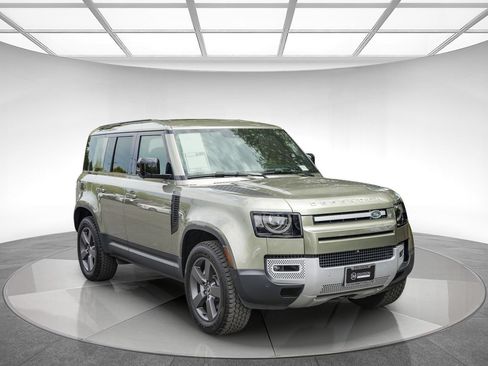 Used 2025 Land Rover Defender 110 S AWD/4WD image 5