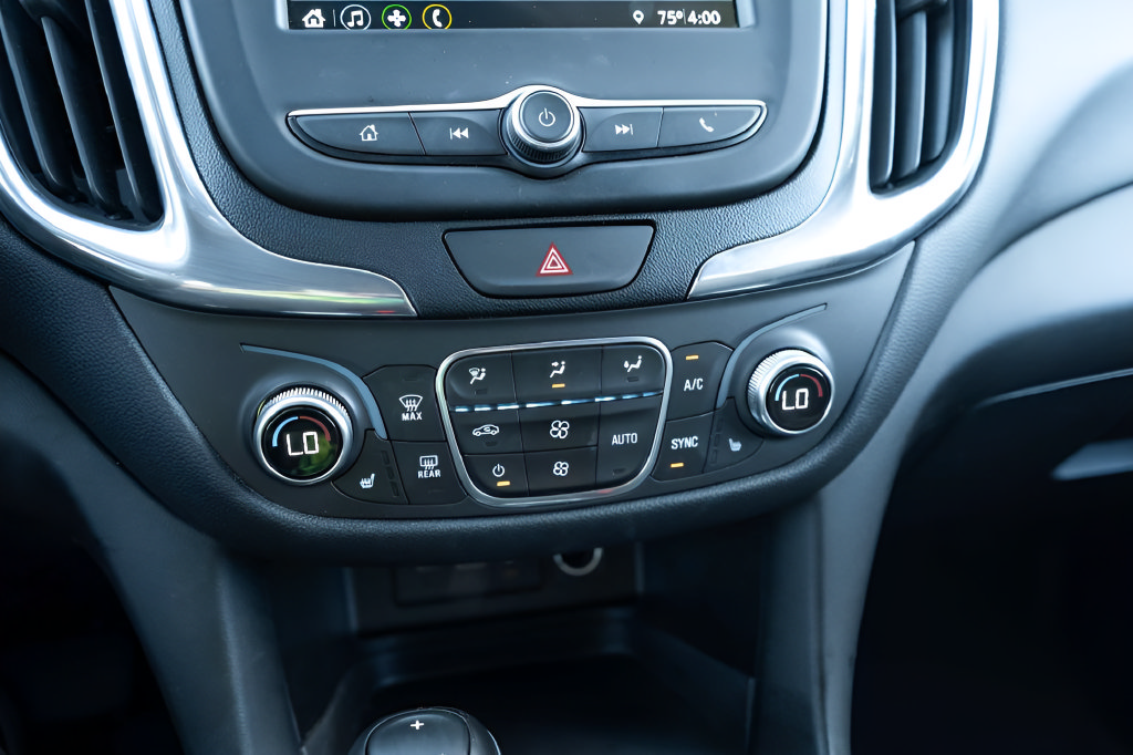 Used 2019 Chevrolet Equinox LT FWD image 19