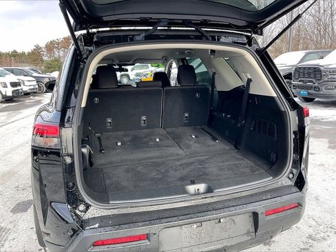 Used 2024 Nissan Pathfinder S image 35