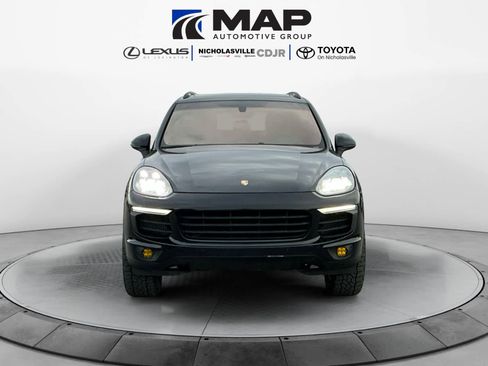 Used 2017 Porsche Cayenne S image 8