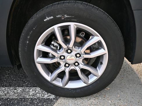 Used 2024 GMC Terrain SLT AWD/4WD image 11
