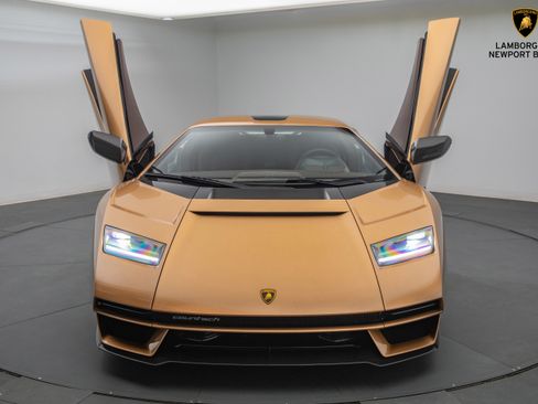 Used 2022 Lamborghini Aventador Countach image 10