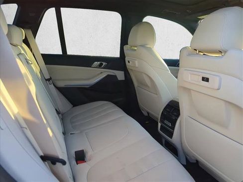 Used 2022 BMW X5 xDrive40i w/ Premium Package image 23