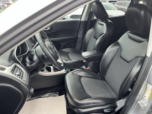 Used 2019 Jeep Compass Latitude AWD/4WD image 15