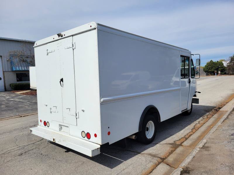 Used 2016 Ford E-350 and Econoline 350 Super Duty w/ A/C Prep Package RWD image 17