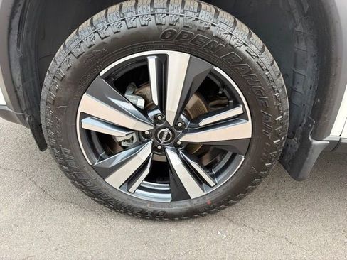 Used 2023 Nissan Rogue Platinum AWD/4WD image 32