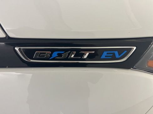 Used 2018 Chevrolet Bolt Premier w/ Driver Confidence II Package image 48