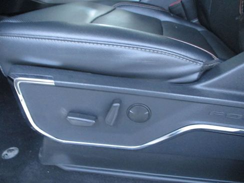 Used 2023 Ford F150 Lariat w/ Trailer Tow Package image 17