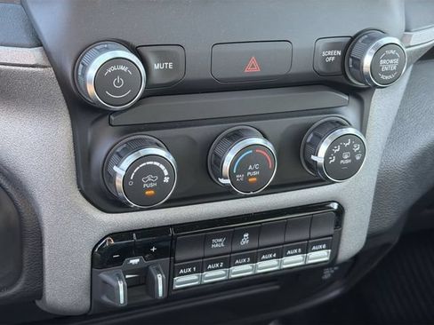 Used 2024 RAM 2500 Tradesman w/ Chrome Appearance Group AWD/4WD image 24