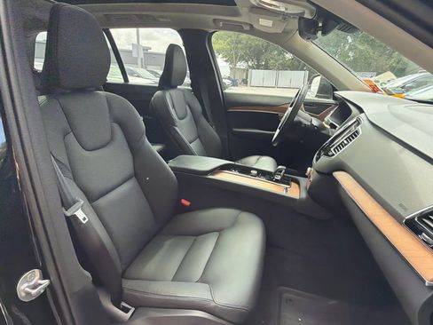 Used 2025 Volvo XC90 T8 Plus w/ Protection Package Premier AWD/4WD image 17