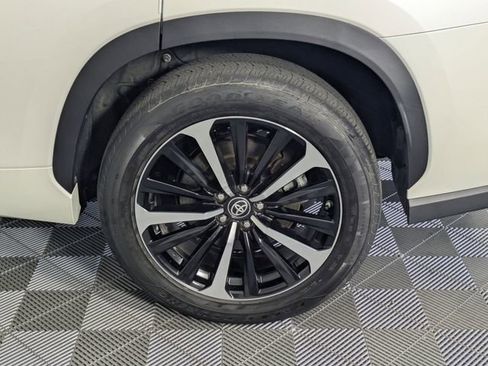 Used 2021 Toyota Highlander XSE AWD/4WD image 7
