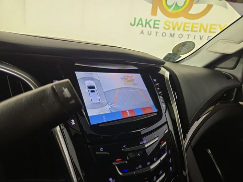 Used 2020 Cadillac Escalade Luxury image 23