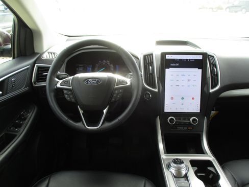 Used 2024 Ford Edge SEL w/ Convenience Package image 10