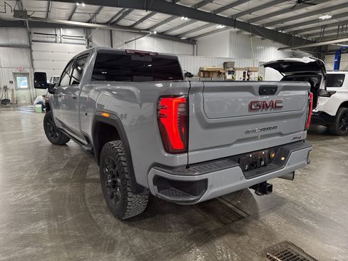 Used 2024 GMC Sierra 2500 AT4 w/ AT4 Premium Plus Package AWD/4WD image 7