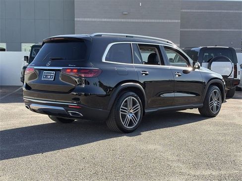 Used 2024 Mercedes-Benz GLS 450 4MATIC image 6