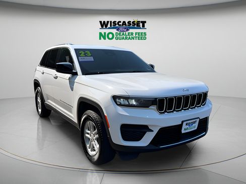 Used 2023 Jeep Grand Cherokee Laredo AWD/4WD image 1