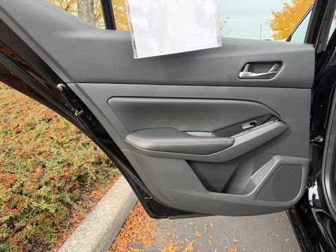 Used 2023 Nissan Altima 2.5 SR w/ SR Premium Package image 28