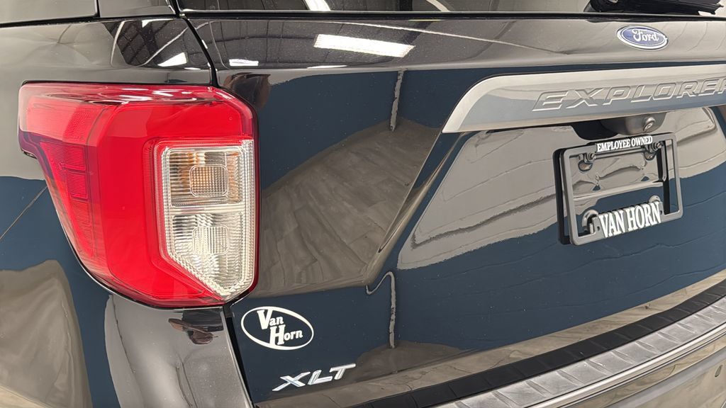 Used 2023 Ford Explorer XLT w/ Equipment Group 202A AWD/4WD image 41