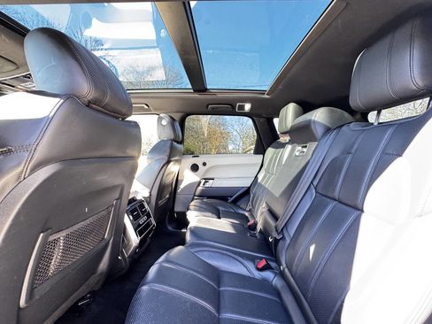 Used 2017 Land Rover Range Rover Sport HSE image 13
