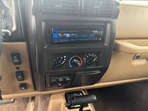 Used 1999 Jeep Wrangler Sahara image 25