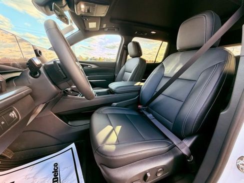 New 2026 Chevrolet Traverse LT image 4