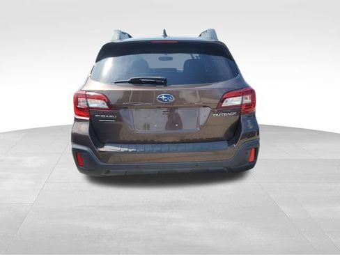 Used 2019 Subaru Outback 2.5i Limited AWD/4WD image 5